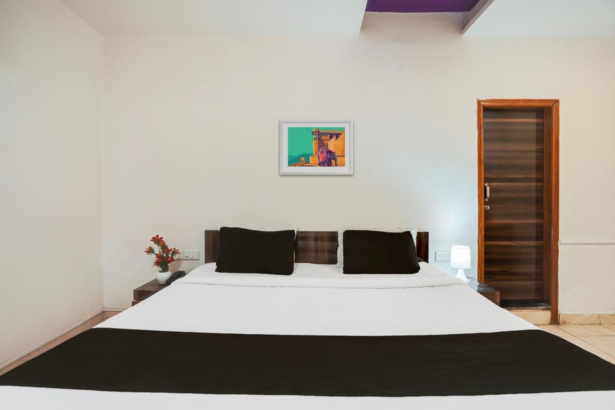 Hotel O Bridge Ahmedabad Exterior photo