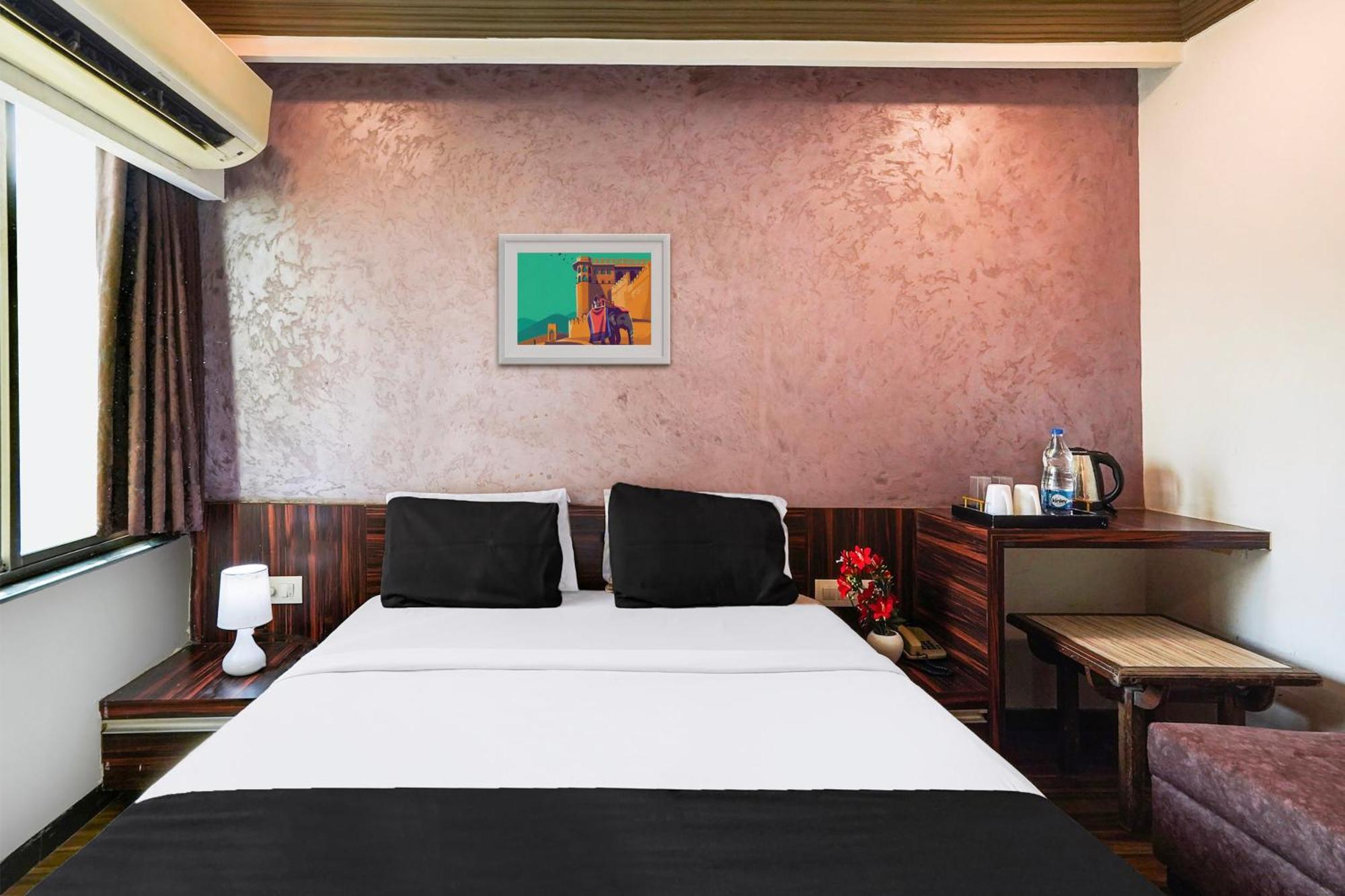 Hotel O Bridge Ahmedabad Exterior photo