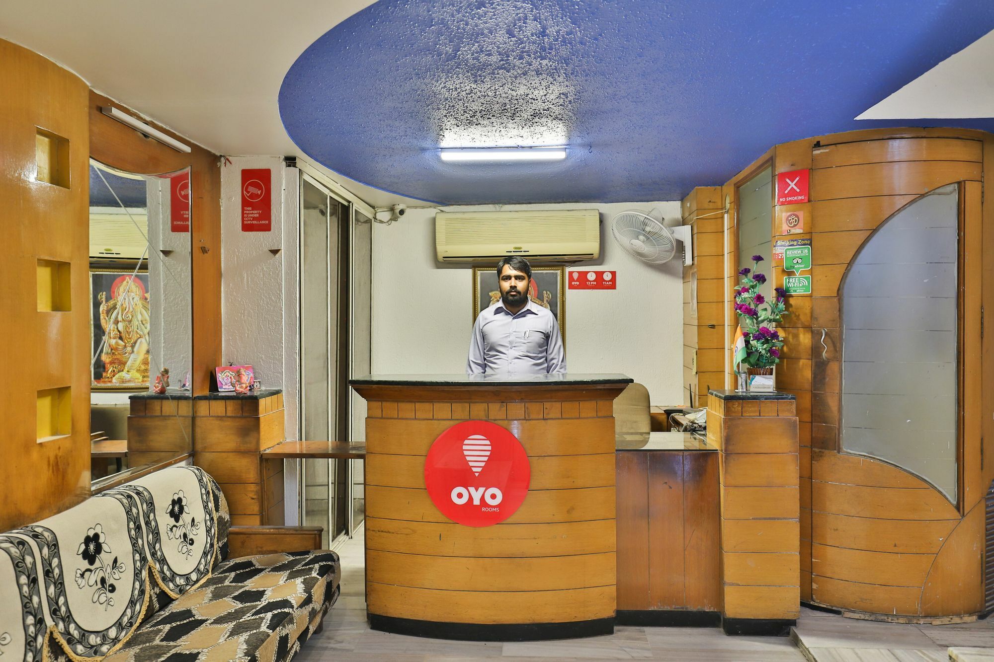 Hotel O Bridge Ahmedabad Exterior photo